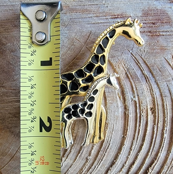 TC Vintage 1980, Giraffe Brooch Featuring Mother And Baby. - Picture 4 of 4